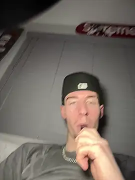 Snapshot of MikesWood21 chatting on 01.29.25 MikesWood21 online show from 01.29.25