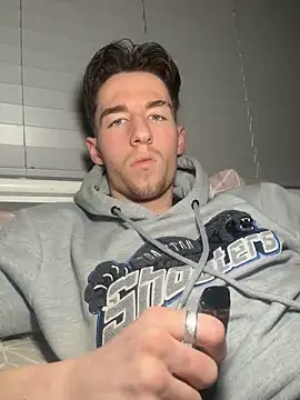 Snapshot of MikesWood21 chatting on 02.14.25 MikesWood21 online show from 02.14.25