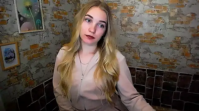 Queen ofLove online show from 02.19.25