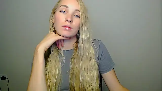 Queen ofLove online show from 10.07.25