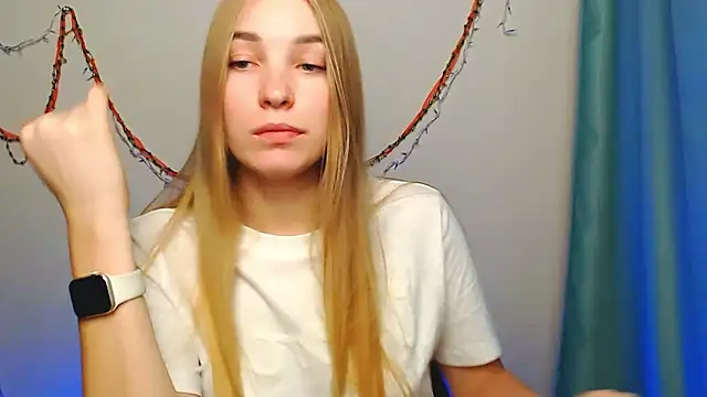 Queen ofLove online show from 01.08.26