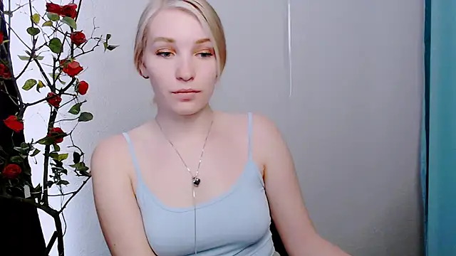 Queen ofLove online show from 04.17.26