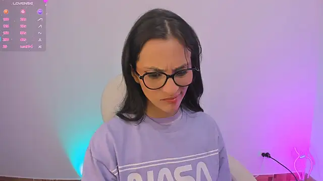 Snapshot of mariaan_m_ chatting on 12.14.24 mariaan m online show from 12.14.24