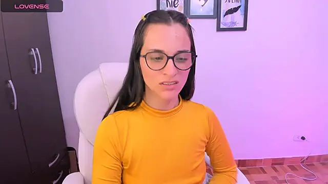 Snapshot of mariaan_m_ chatting on 02.11.25 mariaan m online show from 02.11.25