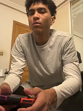 Snapshot of Ryan-hot chatting on 04.15.26 Ryan-hot online show from 04.15.26