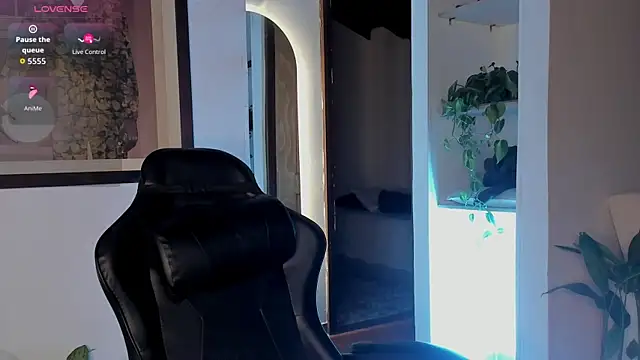 Snapshot of CherryyBrrr1 chatting on 12.04.25 CherryyBrrr1 online show from 12.04.25