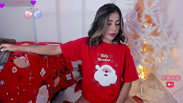 Snapshot of AndreaVelasco chatting on 12.01.25 AndreaVelasco online show from 12.01.25