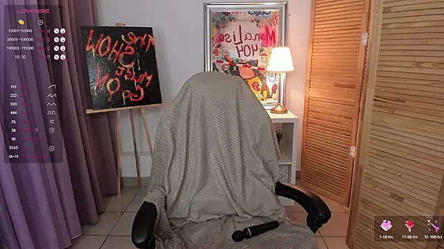 Snapshot of Aria_Blisss chatting on 11.05.25 Aria Blisss online show from 11.05.25