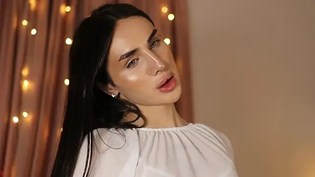 Snapshot of Kim_Oberlin_ chatting on 12.18.24 Kim Oberlin online show from 12.18.24