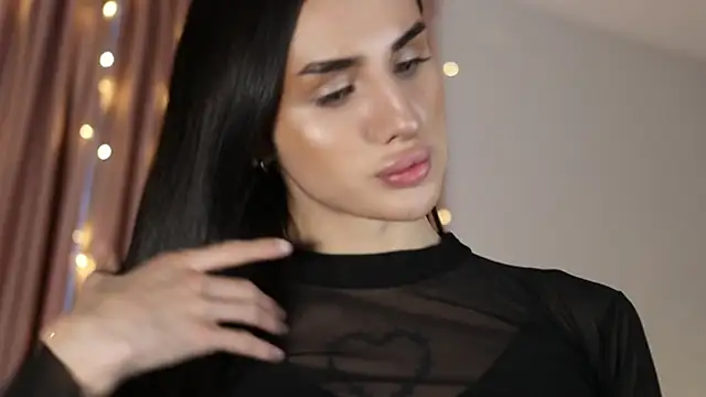 Snapshot of Kim_Oberlin_ chatting on 12.19.24 Kim Oberlin online show from 12.19.24