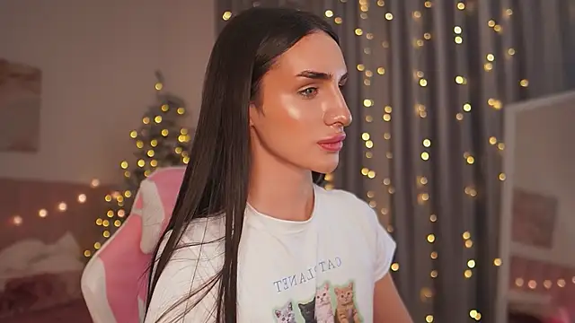 Snapshot of Kim_Oberlin_ chatting on 12.20.24 Kim Oberlin online show from 12.20.24