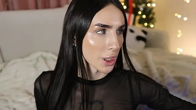 Snapshot of Kim_Oberlin_ chatting on 12.26.24 Kim Oberlin online show from 12.26.24