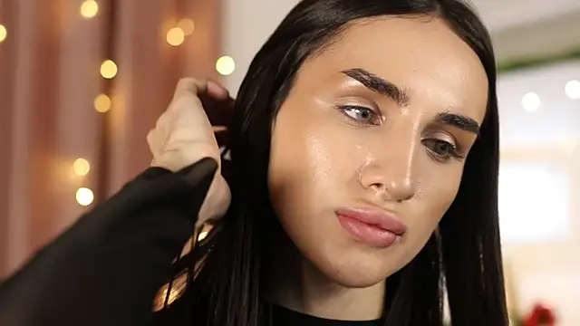 Snapshot of Kim_Oberlin_ chatting on 01.04.25 Kim Oberlin online show from 01.04.25