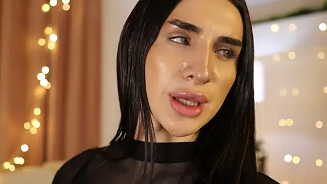 Snapshot of Kim_Oberlin_ chatting on 01.07.25 Kim Oberlin online show from 01.07.25