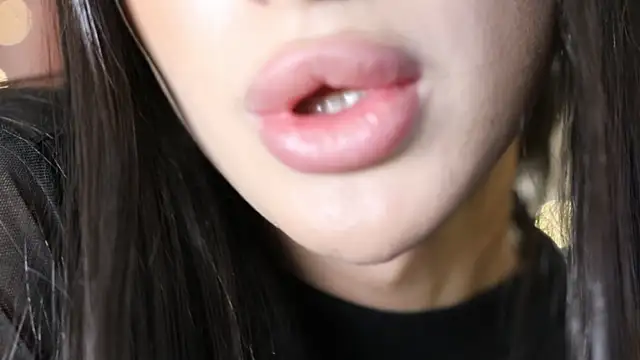 Snapshot of Kim_Oberlin_ chatting on 01.31.25 Kim Oberlin online show from 01.31.25