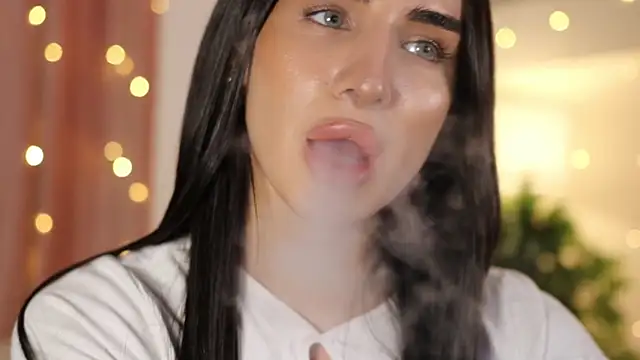 Snapshot of Kim_Oberlin_ chatting on 02.04.25 Kim Oberlin online show from 02.04.25