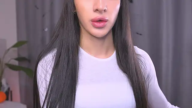 Snapshot of Kim_Oberlin_ chatting on 10.25.25 Kim Oberlin online show from 10.25.25