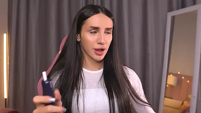 Snapshot of Kim_Oberlin_ chatting on 11.04.25 Kim Oberlin online show from 11.04.25