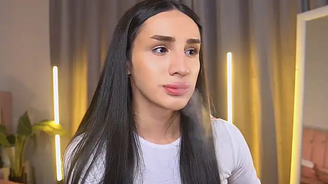 Snapshot of Kim_Oberlin_ chatting on 11.13.25 Kim Oberlin online show from 11.13.25