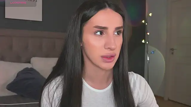 Snapshot of Kim_Oberlin_ chatting on 12.01.25 Kim Oberlin online show from 12.01.25