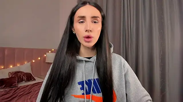 Snapshot of Kim_Oberlin_ chatting on 01.13.26 Kim Oberlin online show from 01.13.26