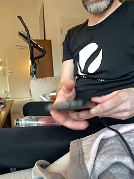 Snapshot of Gilgamesch1704 chatting on 01.29.25 Gilgamesch1704 online show from 01.29.25