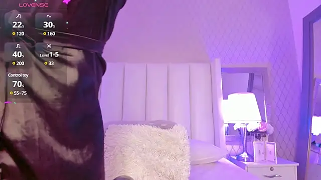 SophiaSmiiths  online show from 03.08.25