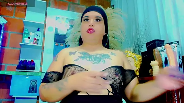 Snapshot of nauthyvalentina chatting on 02.13.26 nauthyvalentina online show from 02.13.26