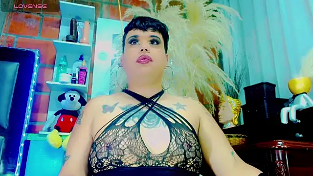 Snapshot of nauthyvalentina chatting on 02.16.26 nauthyvalentina online show from 02.16.26