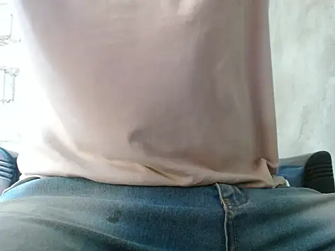 Snapshot of fernandez_latinblackk chatting on 10.23.25 fernandez latinblackk online show from 10.23.25