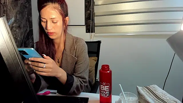 Snapshot of catt_evans1 chatting on 12.05.24 catt evans1 online show from 12.05.24