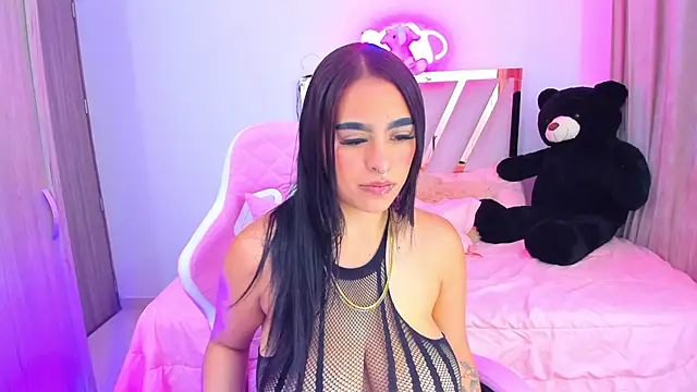 Snapshot of Sofia_martiin chatting on 12.21.24 Sofia martiin online show from 12.21.24