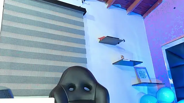 Snapshot of Sofia_martiin chatting on 09.24.25 Sofia martiin online show from 09.24.25