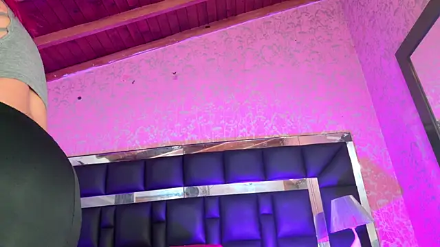 Snapshot of Sofia_martiin chatting on 11.12.25 Sofia martiin online show from 11.12.25