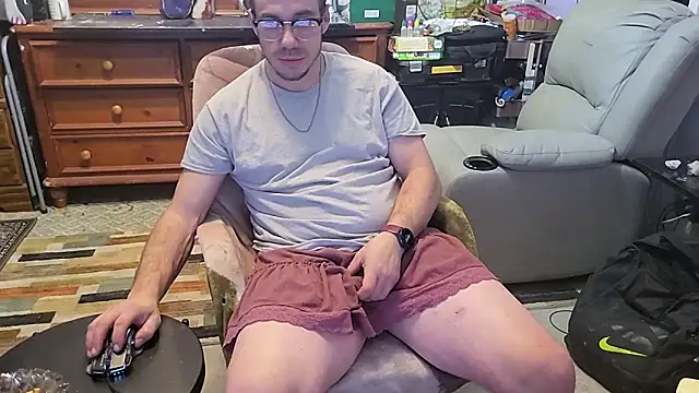 Snapshot of ScubaStevex chatting on 12.18.25 ScubaStevex online show from 12.18.25