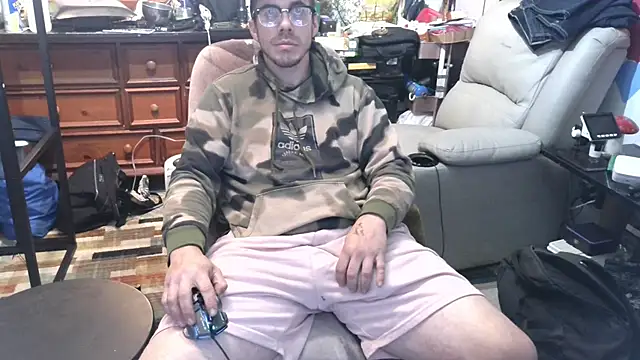 Snapshot of ScubaStevex chatting on 12.20.25 ScubaStevex online show from 12.20.25