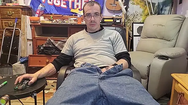 Snapshot of ScubaStevex chatting on 02.02.26 ScubaStevex online show from 02.02.26