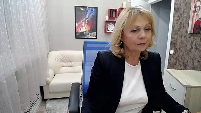 Milla Cutie18 online show from 02.20.25