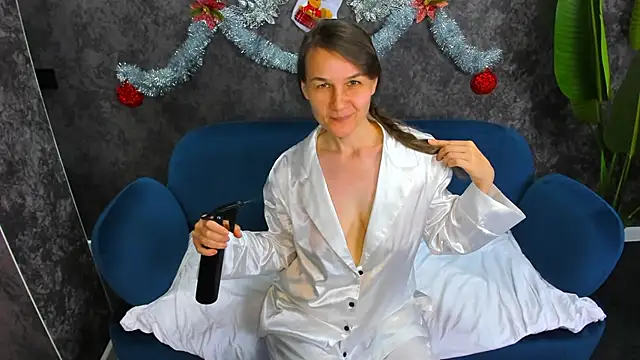 Lillian White online show from 01.14.25