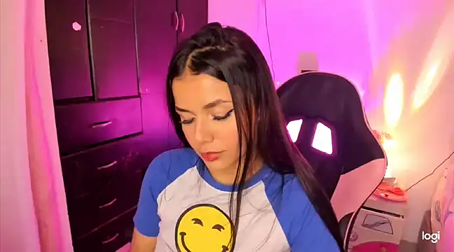 Snapshot of Kaoriyoshii chatting on 12.30.24 Kaoriyoshii online show from 12.30.24