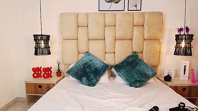 Snapshot of AdharaSmithh chatting on 03.20.25 AdharaSmithh online show from 03.20.25