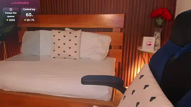 Snapshot of elissa_iris chatting on 01.18.25 elissa iris online show from 01.18.25