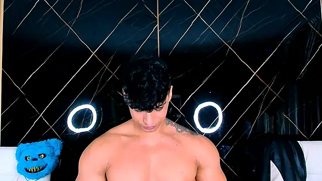 Owen Muzcle online show from 10.28.25