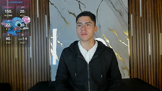 Snapshot of LiamNovak chatting on 11.20.25 LiamNovak online show from 11.20.25