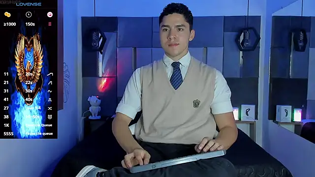 Snapshot of LiamNovak chatting on 12.03.25 LiamNovak online show from 12.03.25