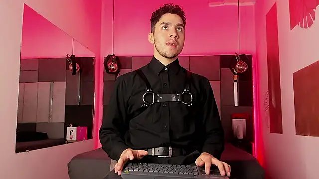 LiamNovak online show from 02.25.26