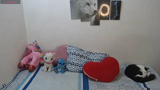 Snapshot of Pocahontas_Princess_ chatting on 10.29.25 Pocahontas Princess online show from 10.29.25