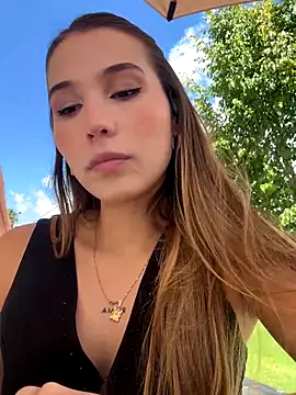 Snapshot of SophieRaily_ chatting on 10.22.25 SophieRaily online show from 10.22.25