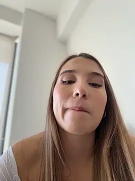 SophieRaily  online show from 01.05.26