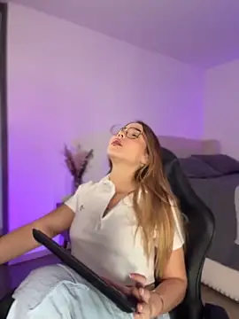 SophieRaily  online show from 04.16.26